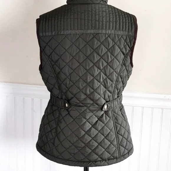 Weatherproof fur lined vest. - Picture 11 of 12